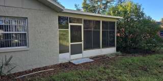 Beautuful 2 bedroom, 2 bath, 2 car garage rental home in Weeki Wachee! Gallery 39