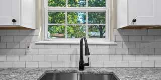 Beautiful Renovated 3 Bedroom Ready Late May Gallery 8