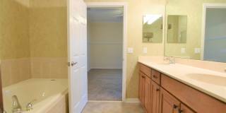 Wow!!! VISTA LAKES 4br 2ba POOL HOME with FENCED YARD... Pool & Lawn care included. Gallery 18