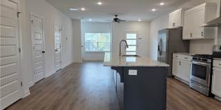 987 N Crater Avenue Gallery 6