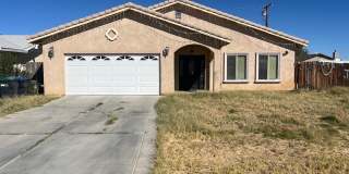 Spacious 4-Bed, 2-Bath Custom Home in California City – Convenient & Cozy! Gallery 1