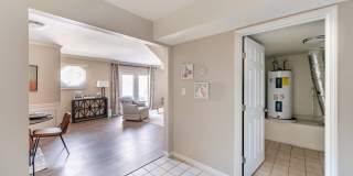 Smoky Crossing Apartment Homes Gallery 28