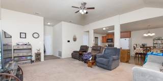 Spacious 4 Bedroom Home Gallery 11