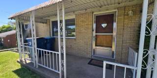 2 Bedroom Brick Ranch Home - Available NOW! Gallery 1
