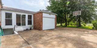 Beautiful 2 Bedroom 2 Bathroom Saint Louis Hills Home Gallery 24