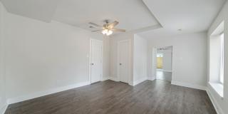 Beautiful newly remodeled 3 bd | 2 ba Available NOW! Located 10 min from Alamo Quarry! Gallery 11