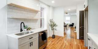 4BR Lancaster Home in School District | Modern Kitchen, Hardwood Floors & Central Air!! Gallery 9