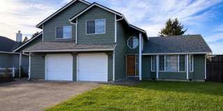 Spacious Kelso Home for Lease w/ Additional Shop Space - 226 Sparks Dr Kelso, WA Gallery 1