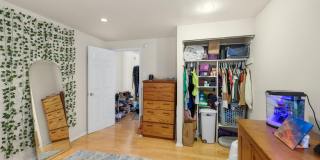 234 BAINBRIDGE Street Gallery 8