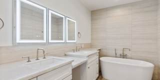 9249 Burton Way Gallery 12