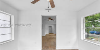 520 NW 32nd Pl Gallery 8