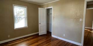 3 bedroom near Riverside Parks Trail!! Gallery 7