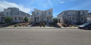 3 Bedroom town home  in Aurora Gallery 31