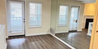 Beautiful 2 bed/2 bath condo in Reston...walk to RESTON TOWN CENTER!! Gallery 3