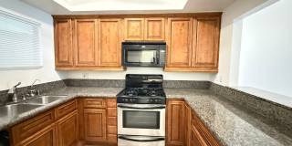 One Bedroom Condo in Montrose/Glendale Gallery 1