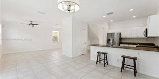 7423 Northwest 70th Avenue Gallery 12