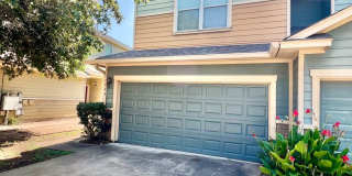 Austin 4 bedroom, 2.5 bath duplex for lease Gallery 1