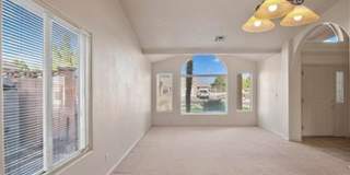 Bloomington Beauty-Landscaping INCLUDED!  6 month lease only Gallery 11