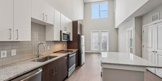 915 Glenwood Apartments at Grant Park Gallery 33
