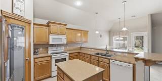 701 E Boston Street Gallery 7