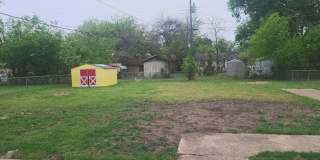 Cute 3 bed 1 bath home with garage Gallery 3