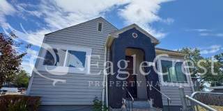 Charming 2-Bedroom Home with Modern Finishes & Open Yard Gallery 1
