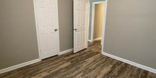 SW Updated Home - Wood Laminate Flooring, Front Porch & Deck! SW Updated Home - Wood Laminate Flooring, Front Porch & Deck! Gallery 19
