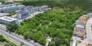 Newly Constructed, 4 BR / 3 BA Home - 2 Car Garage - Pool - Close to Mueller Gallery 32