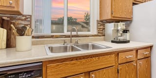 Pointe West Apartments Gallery 4
