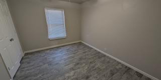 Remodeled 3 bedroom 1 bathroom house in Edmond, OK close to UCO with granite and stainless-steel appliances Gallery 9