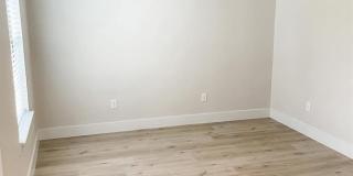 3211 N Central Gallery 6