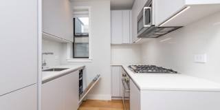 Unique and Unique BU Apt - It's wild what the living room looks like! Gallery 6