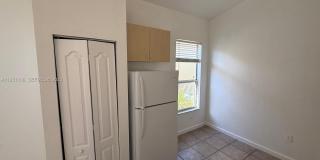 2221 NE 37th Ter Gallery 4