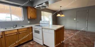 SPACIUS 3 BEDROOM 2 BATHROOM HOME IN GLENDALE FOR RENT Gallery 4