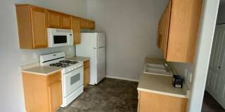 N.W. GATED COZY CONDO W/ COMMUNITY POOL AND SPA Gallery 10