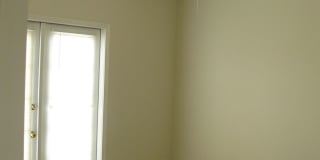 2 Bedroom, 1.5 Bath Townhome Gallery 7