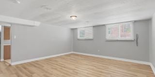 Beautiful 2 Bed, 1 Bath Garden-Level Apartment in Sunnyside! Gallery 9