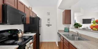 Spring River Luxury Apartment Homes Gallery 3