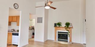 Bright Condo in Convenient Location Gallery 7