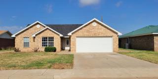 LARGE HOME ON QUIET STREET Gallery 1