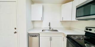 1 and 2 Bedroom Townhomes Near Downtown Tucson! Renovated with Off Street Parking! Gallery 6