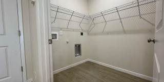417 W Dulin Street Gallery 17
