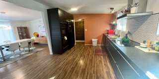 3 Bedroom 2 Bathroom - Fully Furnished - Mid Century Modern Gallery 7