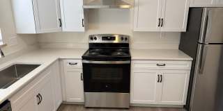 Newly remodeled kitchen and bathroom- 2BR Duplex in Littleton Gallery 1