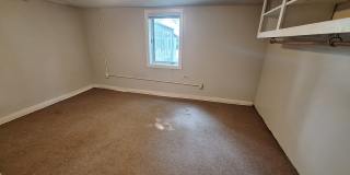 AVAILABLE June 1st - 6 Bedroom, 2 Bath House with Garage Gallery 13