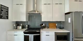 629 N Queen Street Gallery 12