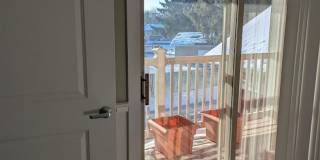 Bright and Spacious Condo for Rent in Downtown Verona Gallery 11
