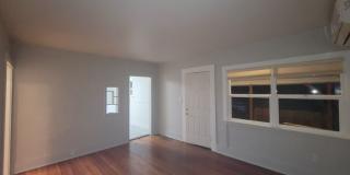 Charming 2 bed 1 bath Gallery 4