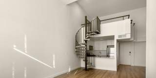 Warner Pointe Gallery 12