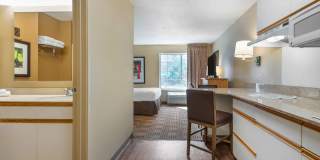 Newark - Woodbridge Gallery 26
